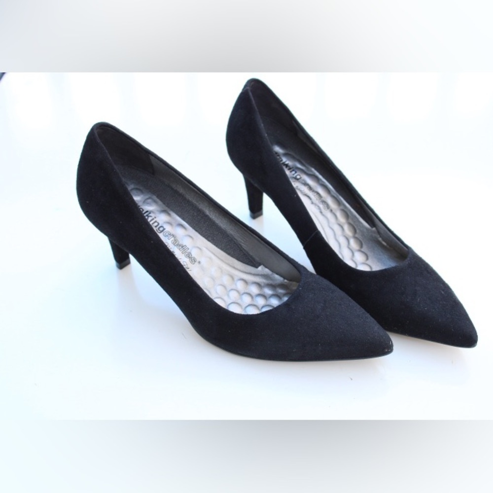 Walking cradles low pumps